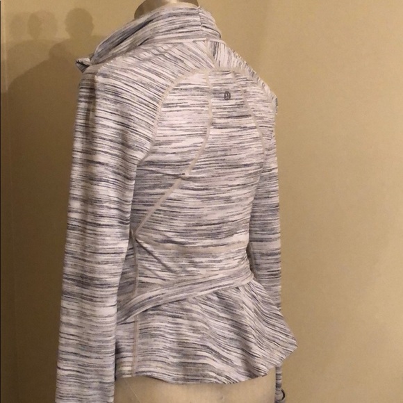 lululemon athletica Jackets & Blazers - Lululemon hustle in your bustle jacket